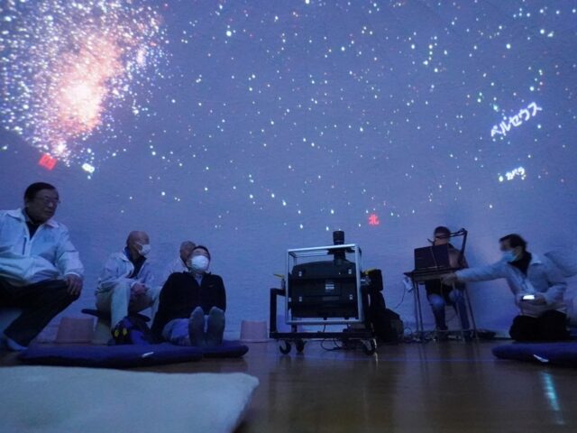 夜の天体望遠鏡博物館＆プラネタリウムショー
